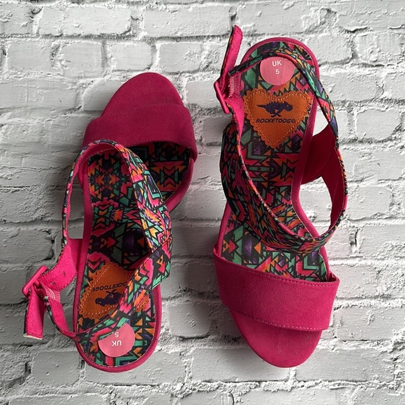 ROCKET DOG | Enhance Your Prance Heels in Bold Southwest - Picture 7 of 14